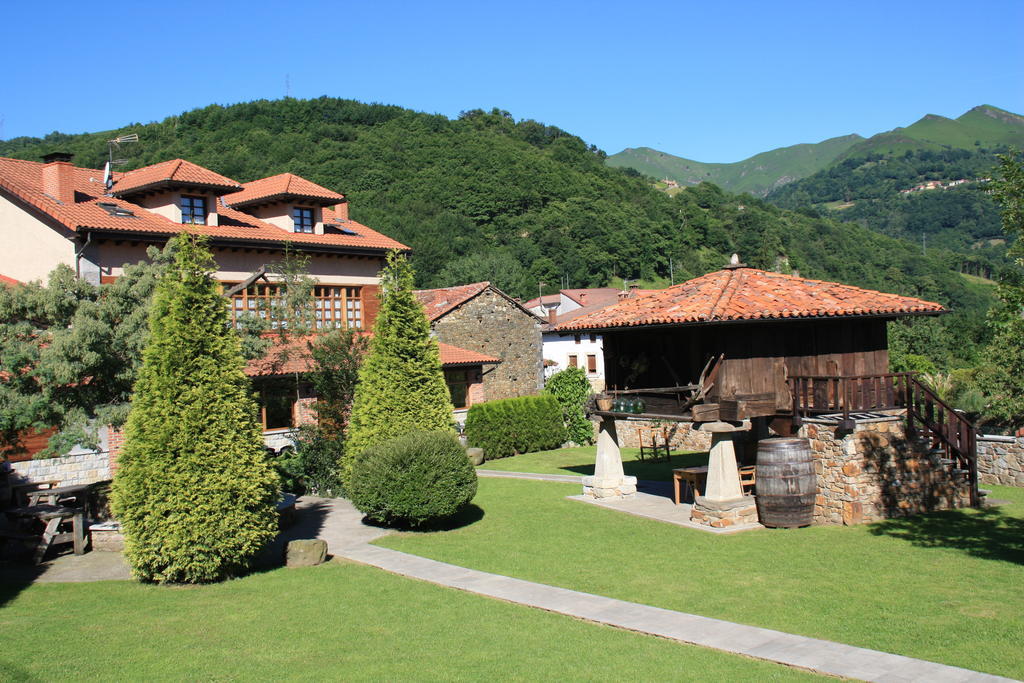 La Casona De Entralgo Hostal Pola de Laviana Exterior foto