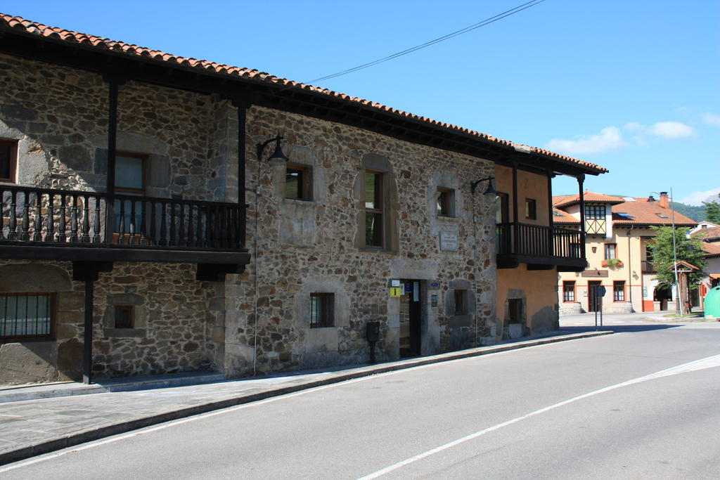 La Casona De Entralgo Hostal Pola de Laviana Exterior foto